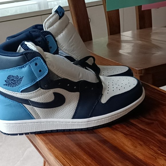 US9.5  AIR JORDAN 1 SHOES NEW - Picture 7 of 9